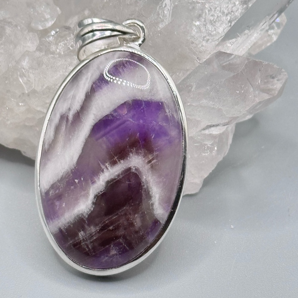 Chevron Amethyst Natural Gemstone 925 Sliver Pendant